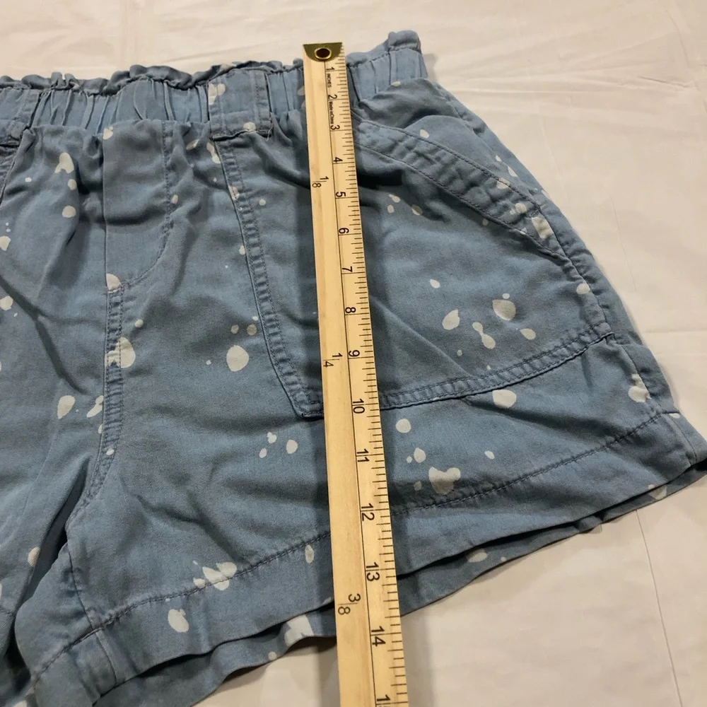 Time and Tru Women’s High Rise Pull-On Tencel Light Blue Shorts size S